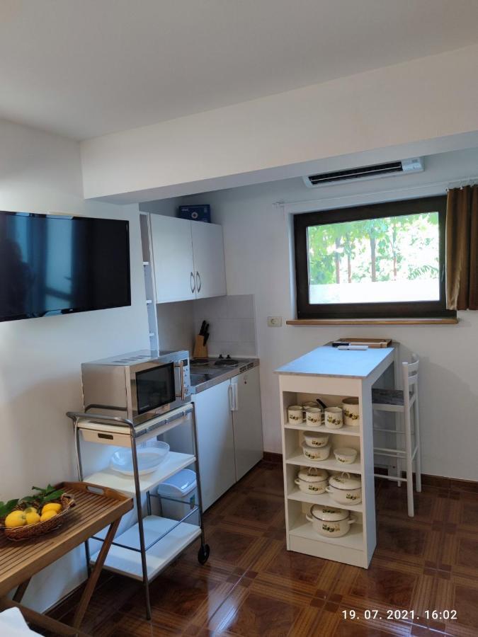 Summer Time Apartment
